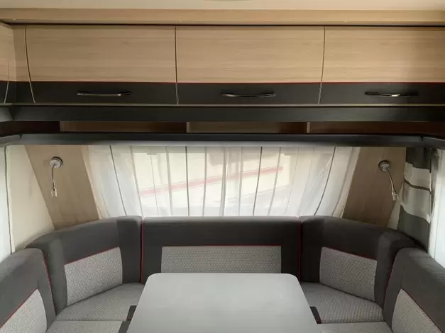 Hobby De Luxe Edition 460 LU