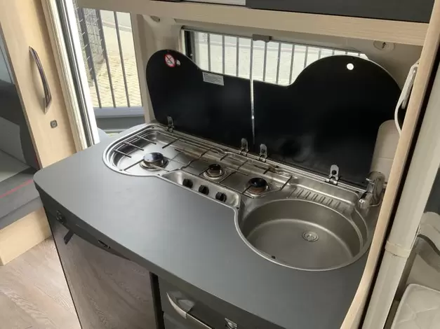 Hobby De Luxe Edition 460 LU