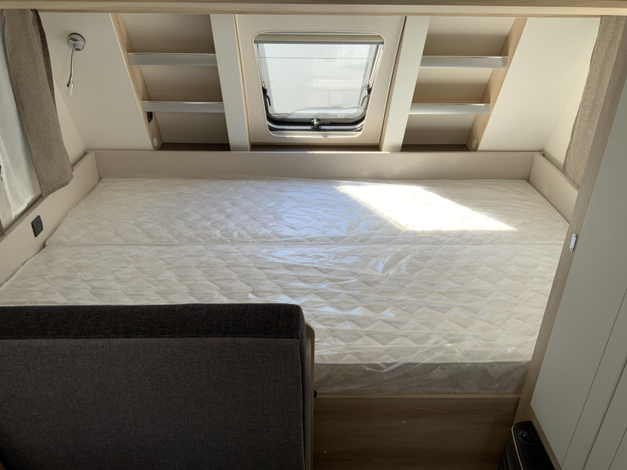 Hobby De Luxe 490 KMF (1054030)