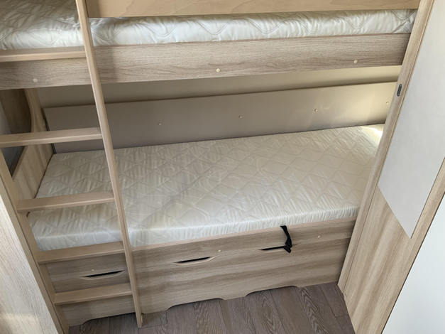 Hobby De Luxe 490 KMF (1054030)