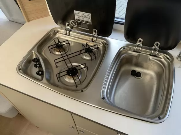 LMC Sassino 470 K Comfort pakket + Luifel