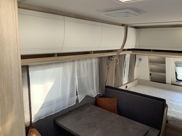 Hobby De Luxe 490 KMF (1054030)