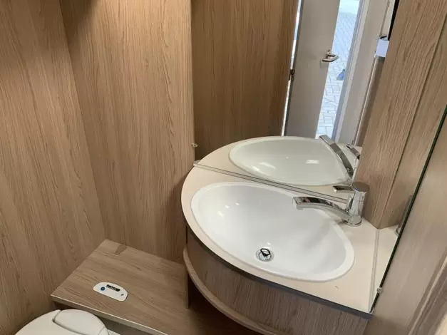 LMC Sassino 470 K Comfort pakket + Luifel