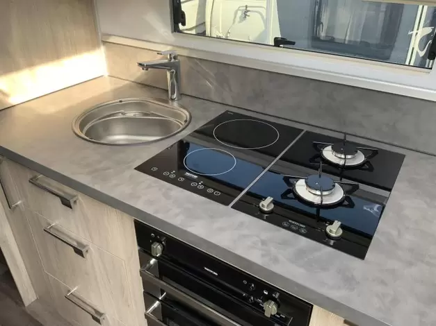 Kabe Imperial 740 TDL KS Helemaal compleet