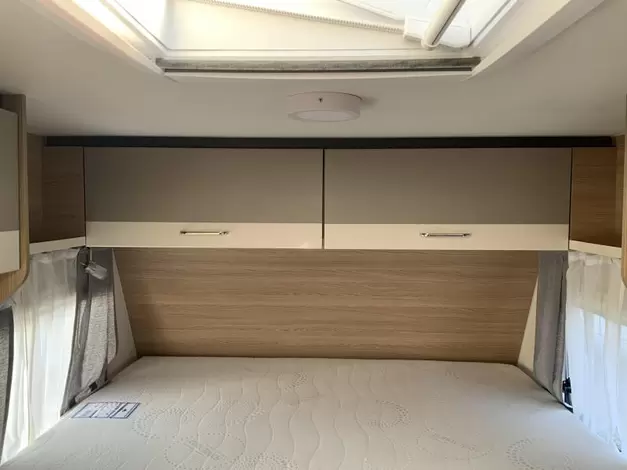 LMC Sassino 470 K Comfort pakket + Luifel