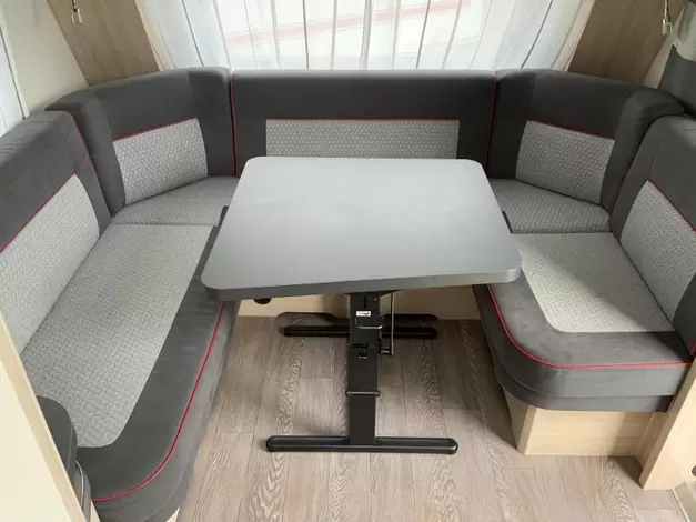 Hobby De Luxe Edition 460 LU