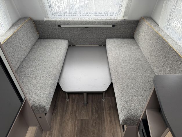 NEXT 381  Fendt Zondag 8 maart open (1035600)