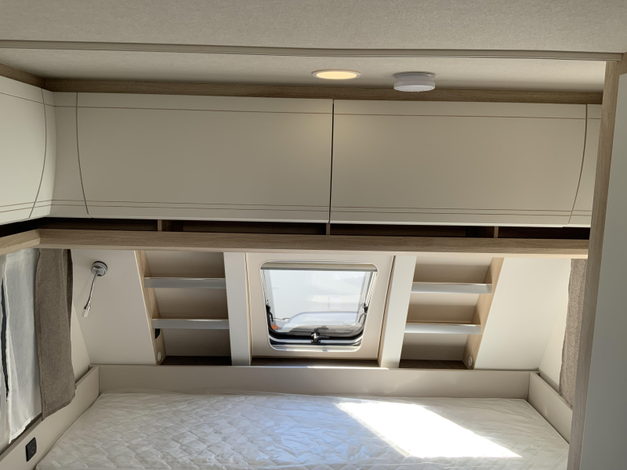 Hobby De Luxe 490 KMF (1054030)