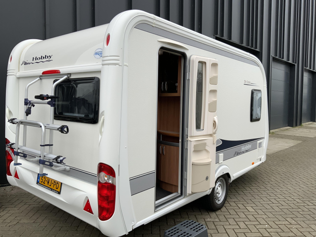 Hobby De Luxe 400 SFE Bevrijdingsdag open (1040172)