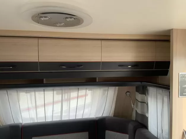 Hobby De Luxe Edition 460 LU